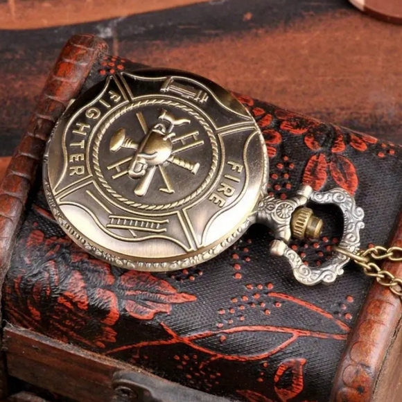 Firefighter Fireman Pocketwatch Gold Men's Christmas Halloween VTG. Fashion Gift